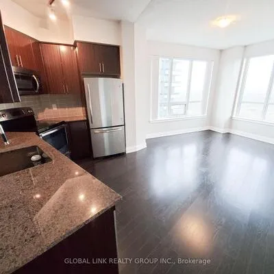 7161,&nbsp;Yonge, Thornhill, Markham