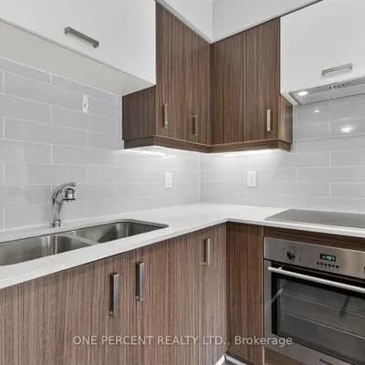 18,&nbsp;Uptown, Unionville, Markham
