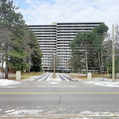 8111,&nbsp;Yonge, Royal Orchard, Markham