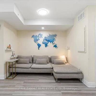 310,&nbsp;John, Aileen-Willowbrook, Markham