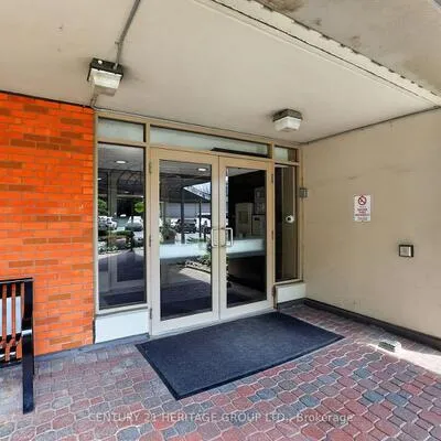 7811,&nbsp;Yonge, Thornhill, Markham