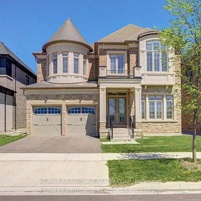 18,&nbsp;Uptown, Unionville, Markham