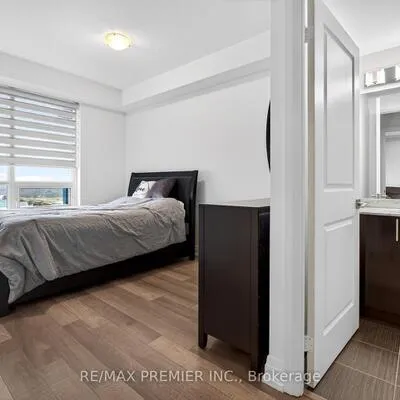7167,&nbsp;Yonge, Thornhill, Markham