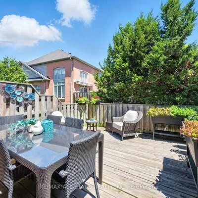 39,&nbsp;Louisbourg, Greensborough, Markham