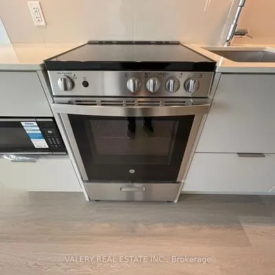 448,&nbsp;Burnhamthorpe Rd, City Centre, Mississauga