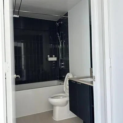 3883, quartz, City Centre, Mississauga