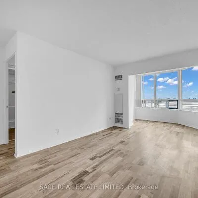 135,&nbsp;Hillcrest, Cooksville, Mississauga