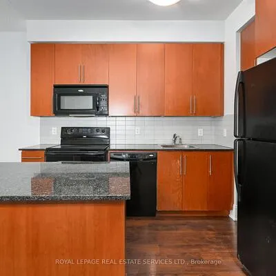 330,&nbsp;Burnhamthorpe, City Centre, Mississauga