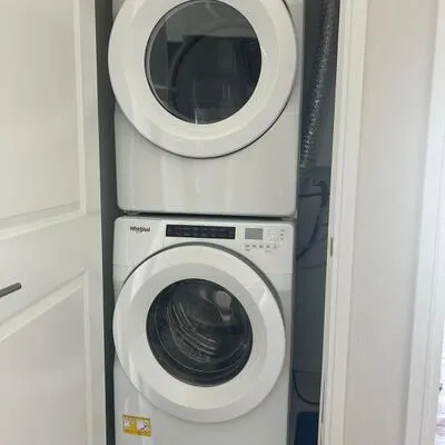 8, Nahani, Hurontario, Mississauga