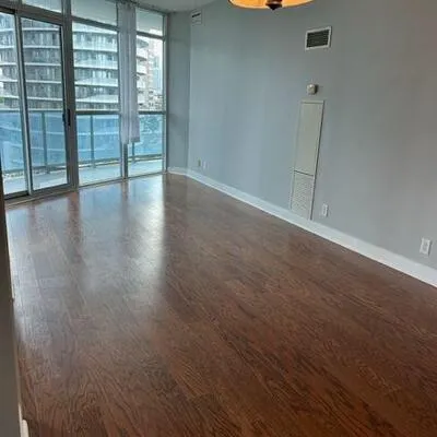 80,&nbsp;Absolute, City Centre, Mississauga