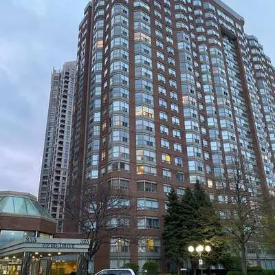 325,&nbsp;Webb, City Centre, Mississauga