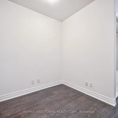 36,&nbsp;Elm, Fairview, Mississauga