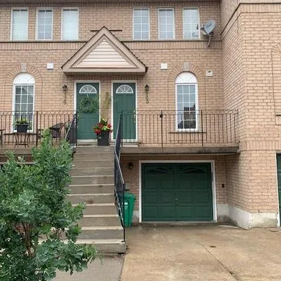 80,&nbsp;Strathaven, Hurontario, Mississauga