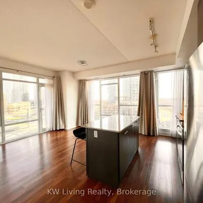 360,&nbsp;Square One, City Centre, Mississauga
