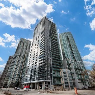 223,&nbsp;Webb, City Centre, Mississauga