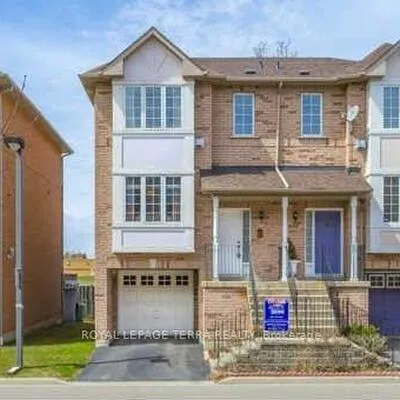 80,&nbsp;Acorn, Hurontario, Mississauga