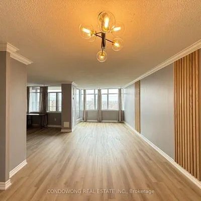 3100,&nbsp;Kirwin, Cooksville, Mississauga