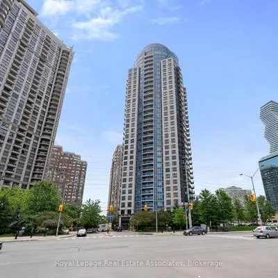 330,&nbsp;Burnhamthorpe, City Centre, Mississauga