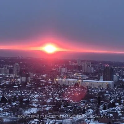 220,&nbsp;Burnhamthorpe, City Centre, Mississauga