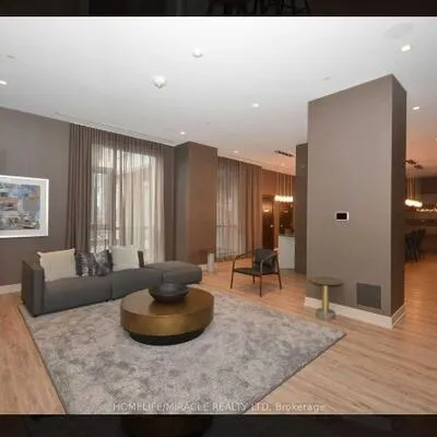 8,&nbsp;Nahani, Hurontario, Mississauga