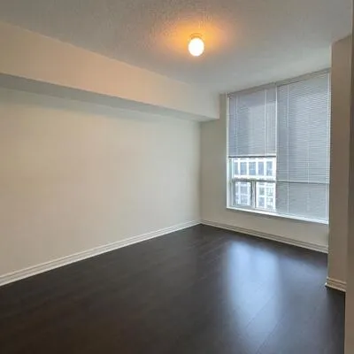 3504,&nbsp;Hurontario, Fairview, Mississauga