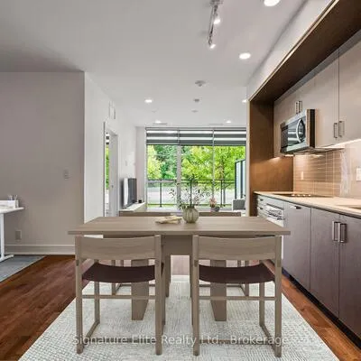 1575,&nbsp;Lakeshore, Clarkson, Mississauga