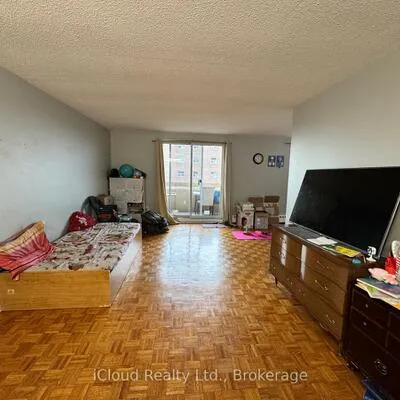 3555,&nbsp;Derry, Malton, Mississauga