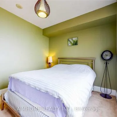 330,&nbsp;Burnhamthorpe, City Centre, Mississauga
