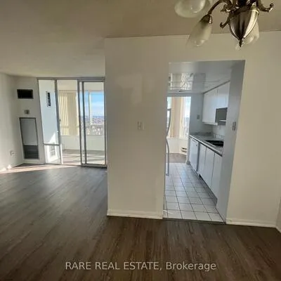 550,&nbsp;Webb, City Centre, Mississauga