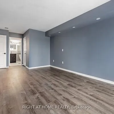 335,&nbsp;Webb, City Centre, Mississauga