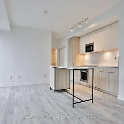 215,&nbsp;Lakeshore, Port Credit, Mississauga