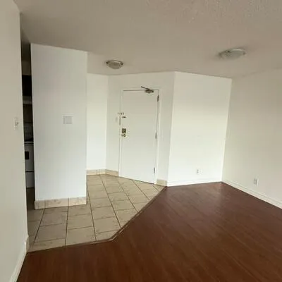 35,&nbsp;Trailwood, Hurontario, Mississauga