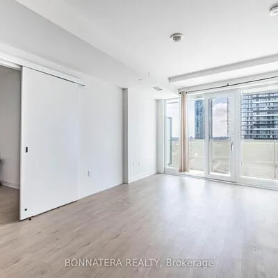 3900,&nbsp;Confederation, City Centre, Mississauga