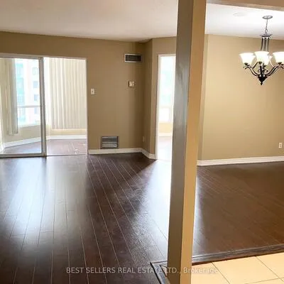 115,&nbsp;Hillcrest, Cooksville, Mississauga