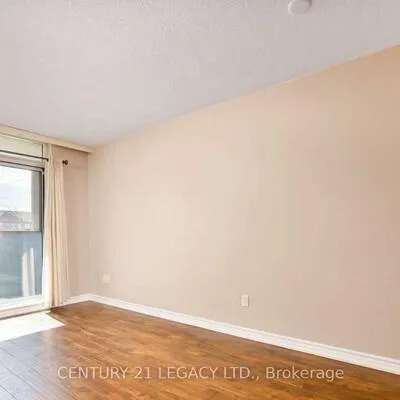 220,&nbsp;Forum, Hurontario, Mississauga