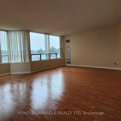135,&nbsp;Hillcrest, Cooksville, Mississauga