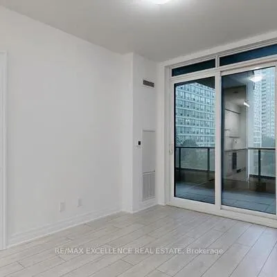 30,&nbsp;Elm, Mississauga Valleys, Mississauga