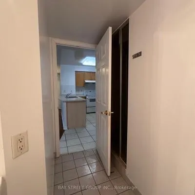25,&nbsp;Kingsbridge Garden, Hurontario, Mississauga