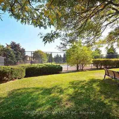 400,&nbsp;Webb, City Centre, Mississauga