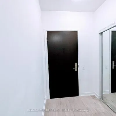 8,&nbsp;Nahani, Hurontario, Mississauga