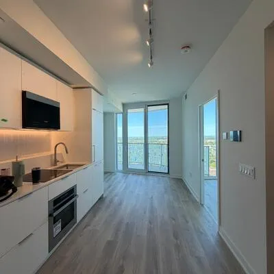 1,&nbsp;Fairview, Mississauga Valleys, Mississauga