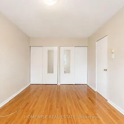1350,&nbsp;Winding, Applewood, Mississauga