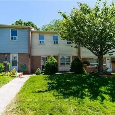 1055,&nbsp;Shawnmarr, Port Credit, Mississauga