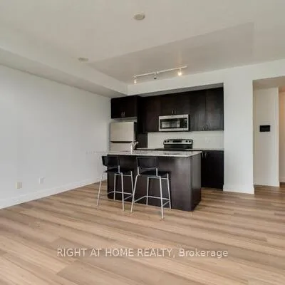 223,&nbsp;Webb, City Centre, Mississauga