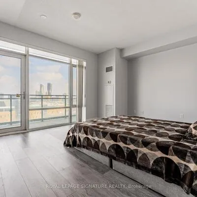 360,&nbsp;Square One, City Centre, Mississauga