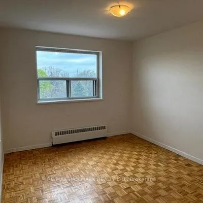 515,&nbsp;North Service, Cooksville, Mississauga