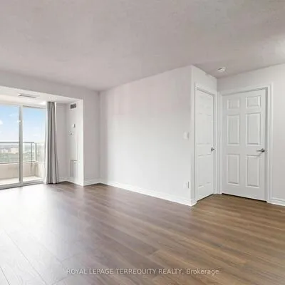 310,&nbsp;Burnhamthorpe, City Centre, Mississauga
