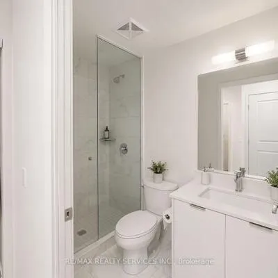 202,&nbsp;Burnhamthorpe, Mississauga Valleys, Mississauga