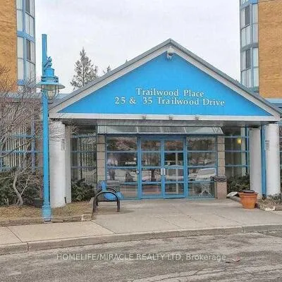 35,&nbsp;Trailwood, Hurontario, Mississauga