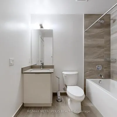 204,&nbsp;Burnhamthorpe, Mississauga Valleys, Mississauga